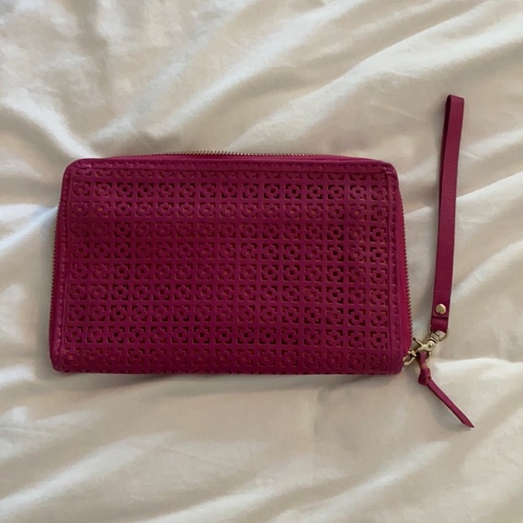 Ellie Kai Handbags - Ellie Kai Pink wristlet. Great condition